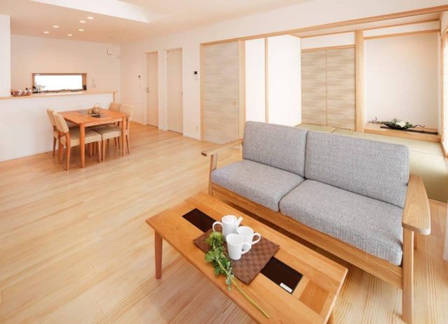 鹿児島市石谷町(五ケ別府)で完成見学会　センターリビング設計、LDKは20畳で勾配天井のある広々とした開放的空間 | ヤマサハウス