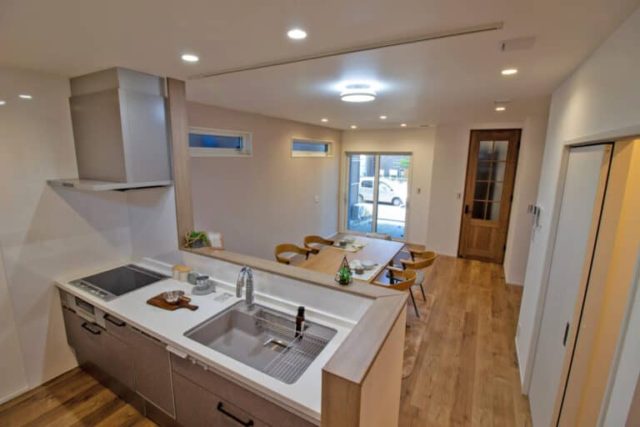 鹿児島市東谷山にモデルハウスオープン！　太陽光・蓄電池・V2Hを取り入れたEV車の普及や電気代の高騰に対応する次世代住宅 | 田丸ハウス